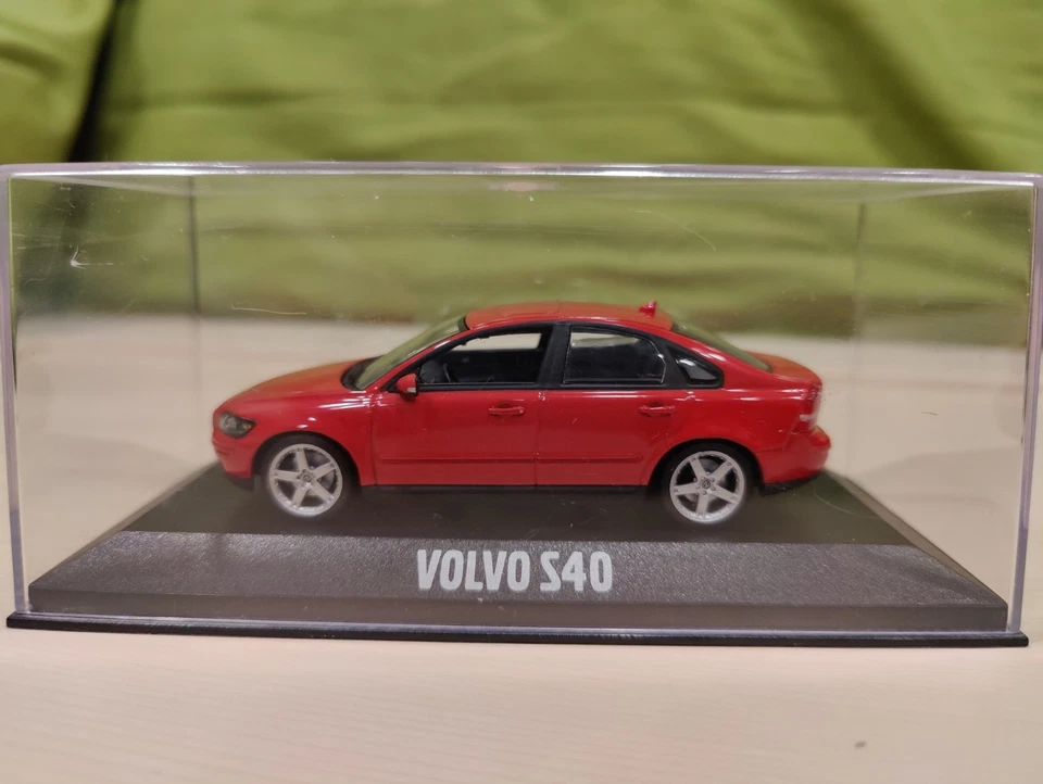 Paul's Model Art Volvo S40 Mk2 '04-07 edición concesionario modelo escala 1/43 Minichamps Foto 4 de 4