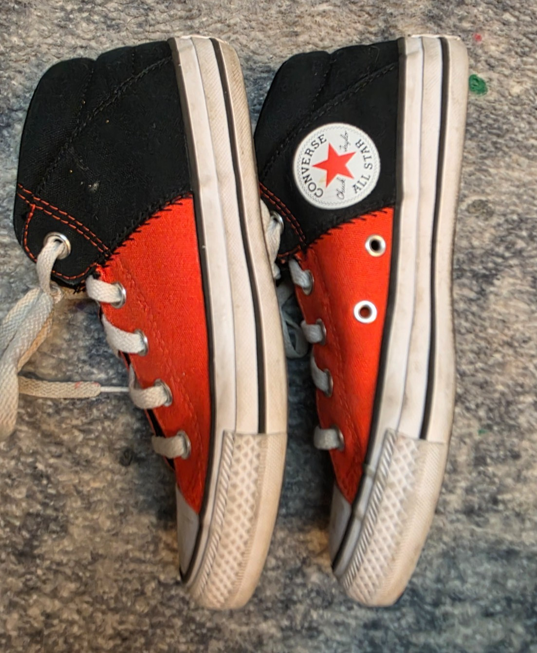 Size 3.5Y  Youth Converse All Star Chuck Taylor Axel Mid Black/white/fever Dream thumbnail 4