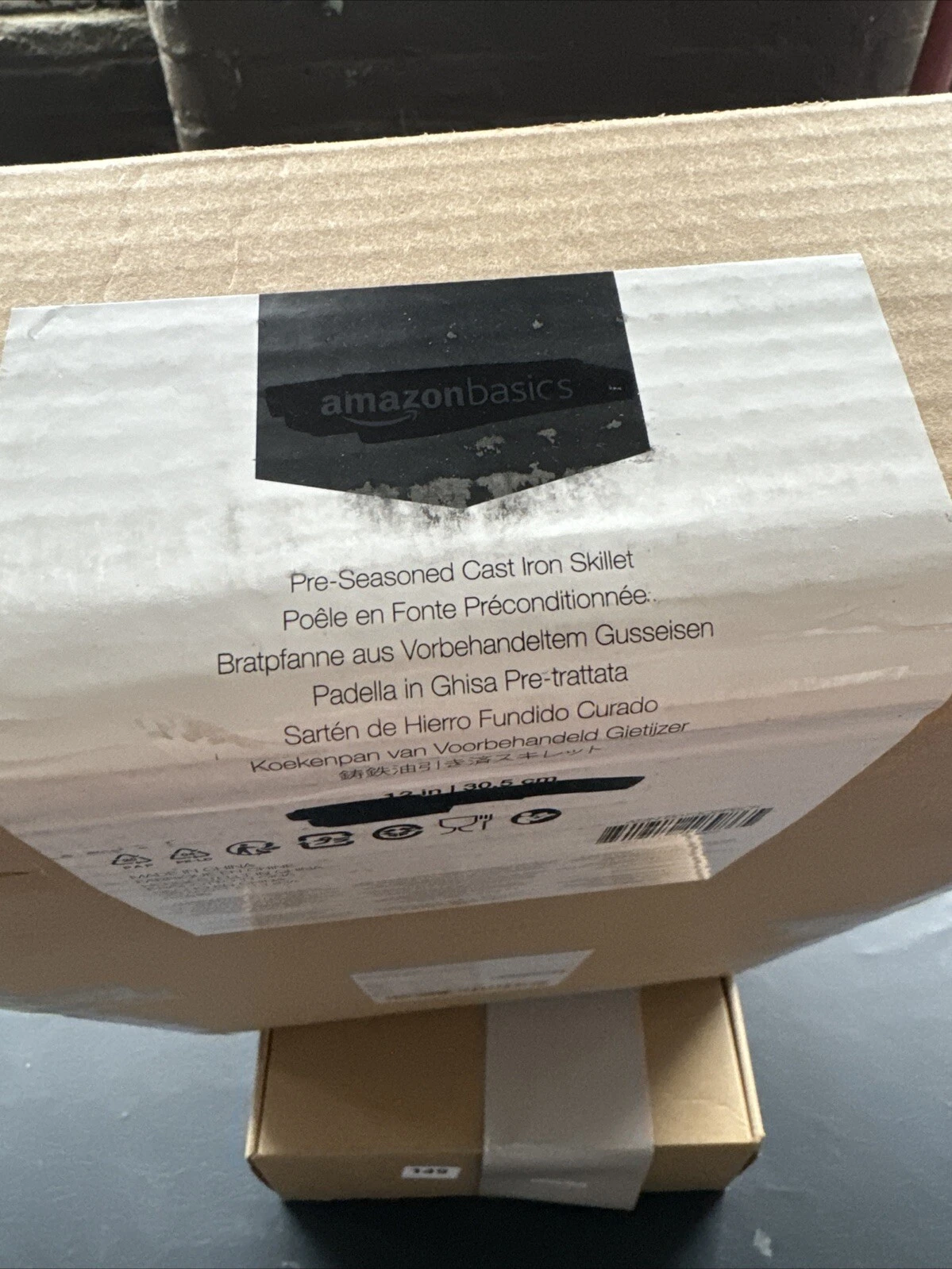 Amazon Basics Pre-Seasoned Cast Iron Skillet Frying Pan - 30.5 cm *BNIB