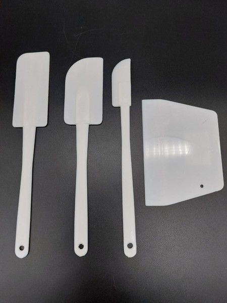 4Er Teigschaber Set Schaber Teig KüChen Schaber Spachtel Neu Angebot Tip-image