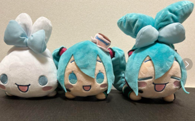 特撮 Hatsune Miku& cinnamon roll Sanrio Set s-l400.jpg