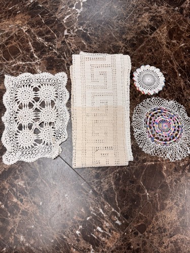 Vintage Lot Crochet Lace Doilies Table Runners Long-Small- Mini -Mix Lot - Picture 4 of 11