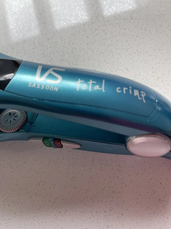 VS Sassoon Miss VS Total Crimp Ceramic Tourmaline Crimper - Turquoise (VS2165A) - image 4 of 4