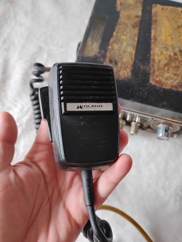 Midland International Model 77-888 Channel CB Radio With Dynamic Microphone And - Picture 8 of 10