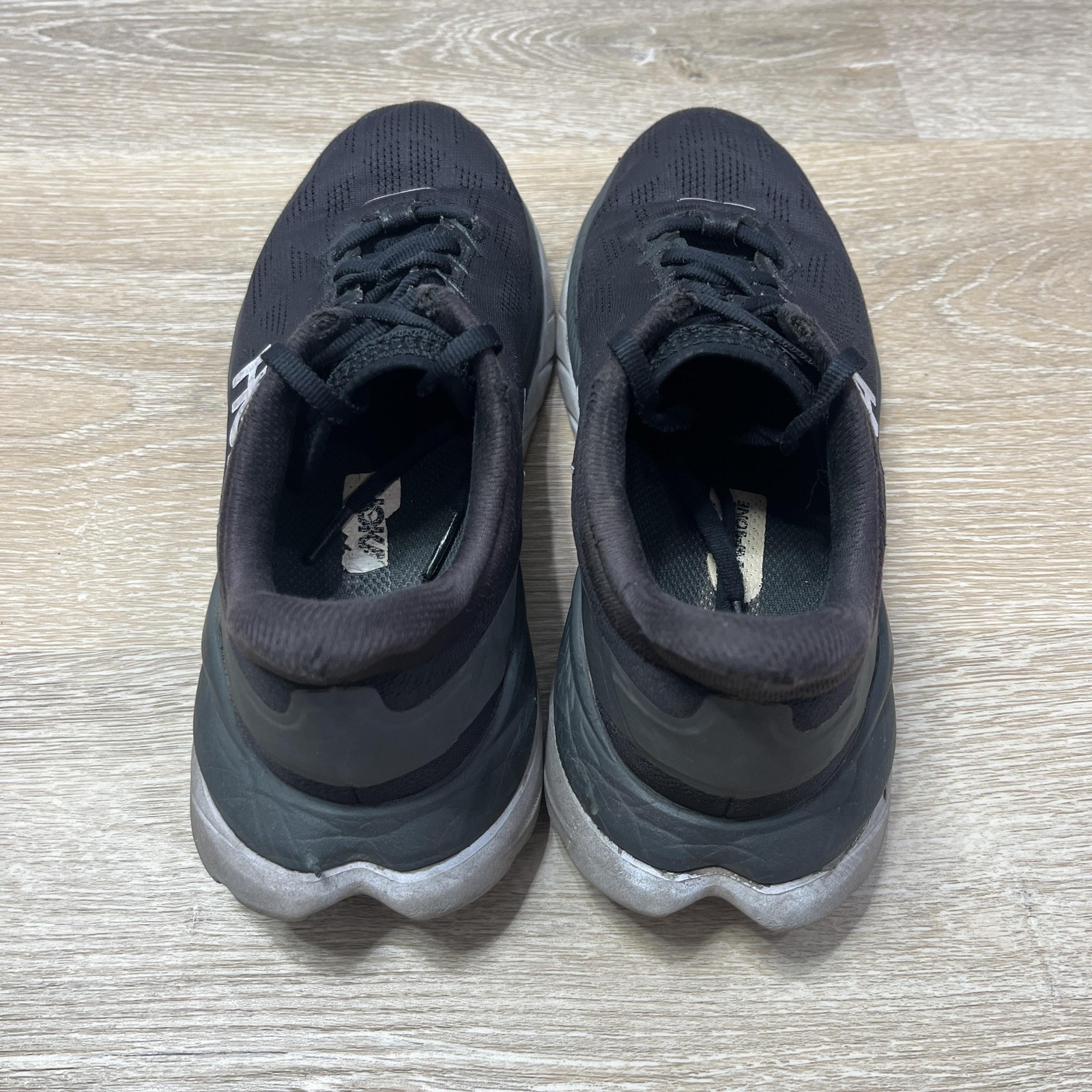 Hoka One One Mach 4 Running Shoes Womens Size 6 Black Dark Shadow 1113529 BDSD thumbnail 3