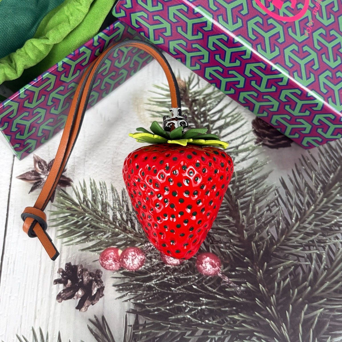 トリーバーチ TORY BURCH いちごバッグチャーム TORY BURCH STRAWBERRY BAG CHARM | eBay