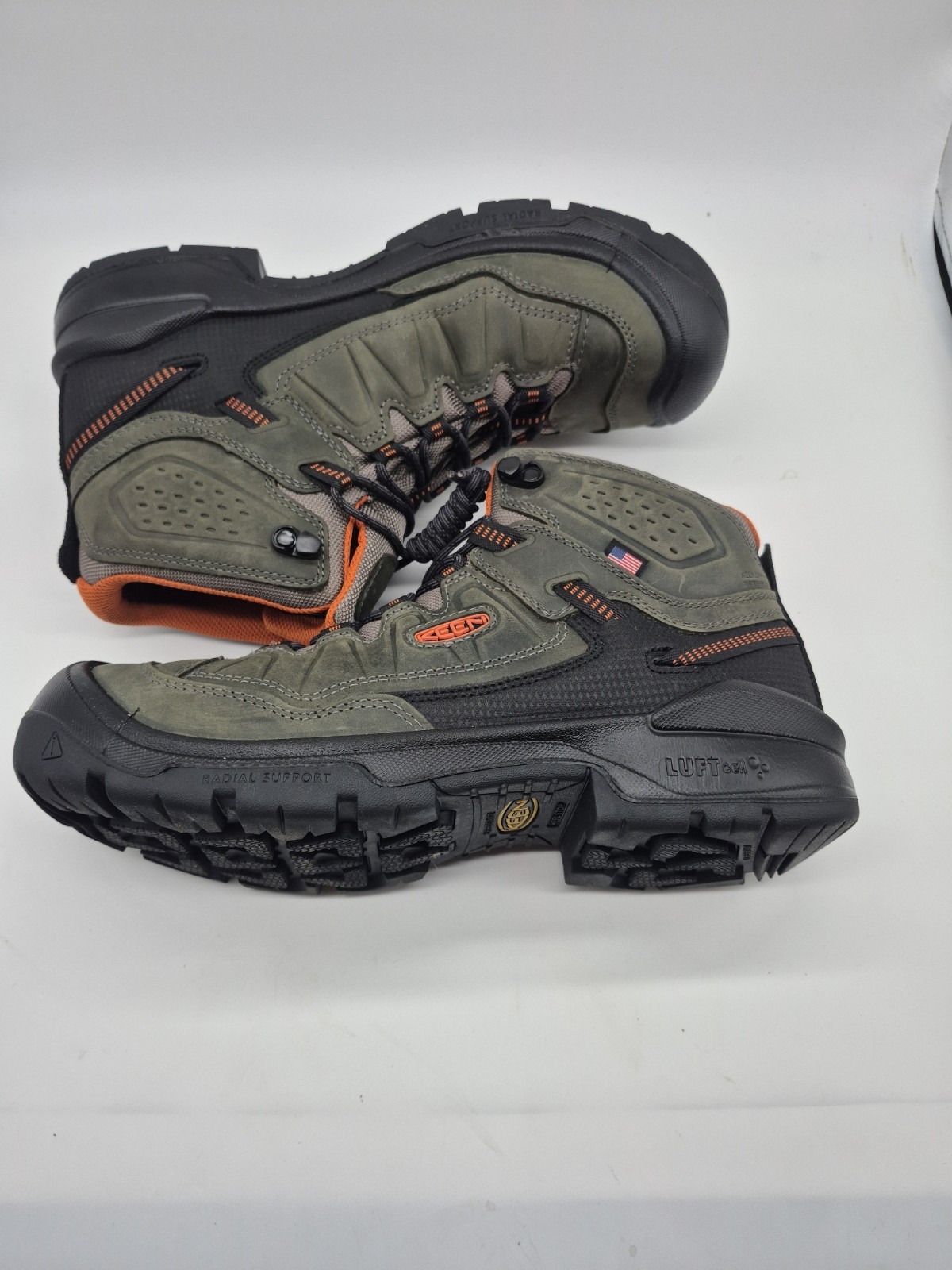 KEEN TARGHEE IV MID  HIKING BOOTS MEN'S US 11 D image 2