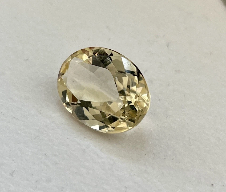 Orthoklas facettiert 1a - Bild 3 von 4