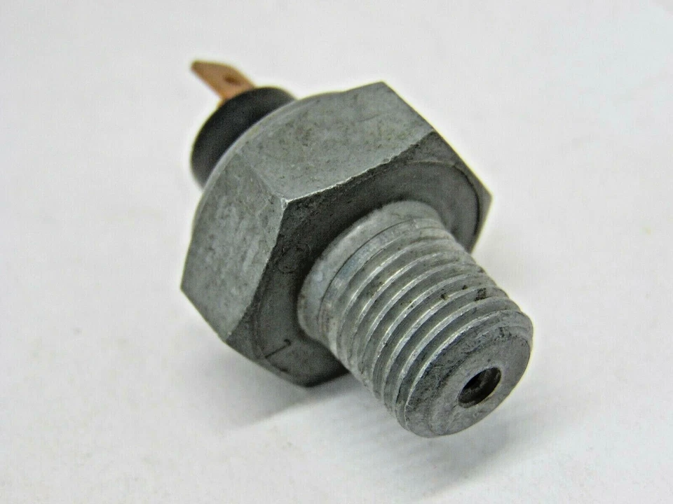 Engine Oil Pressure Switch  Wells PS135 NEW VINTAGE - Image 2 of 3