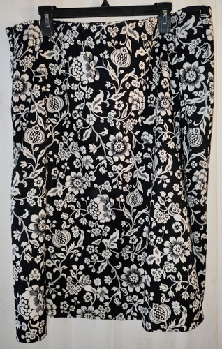 NEW WOMENS LIZ CLAIBORNE Villager BLACK W/ STONE FLORAL LINED SKIRT SIZE 18W - Picture 2 of 3