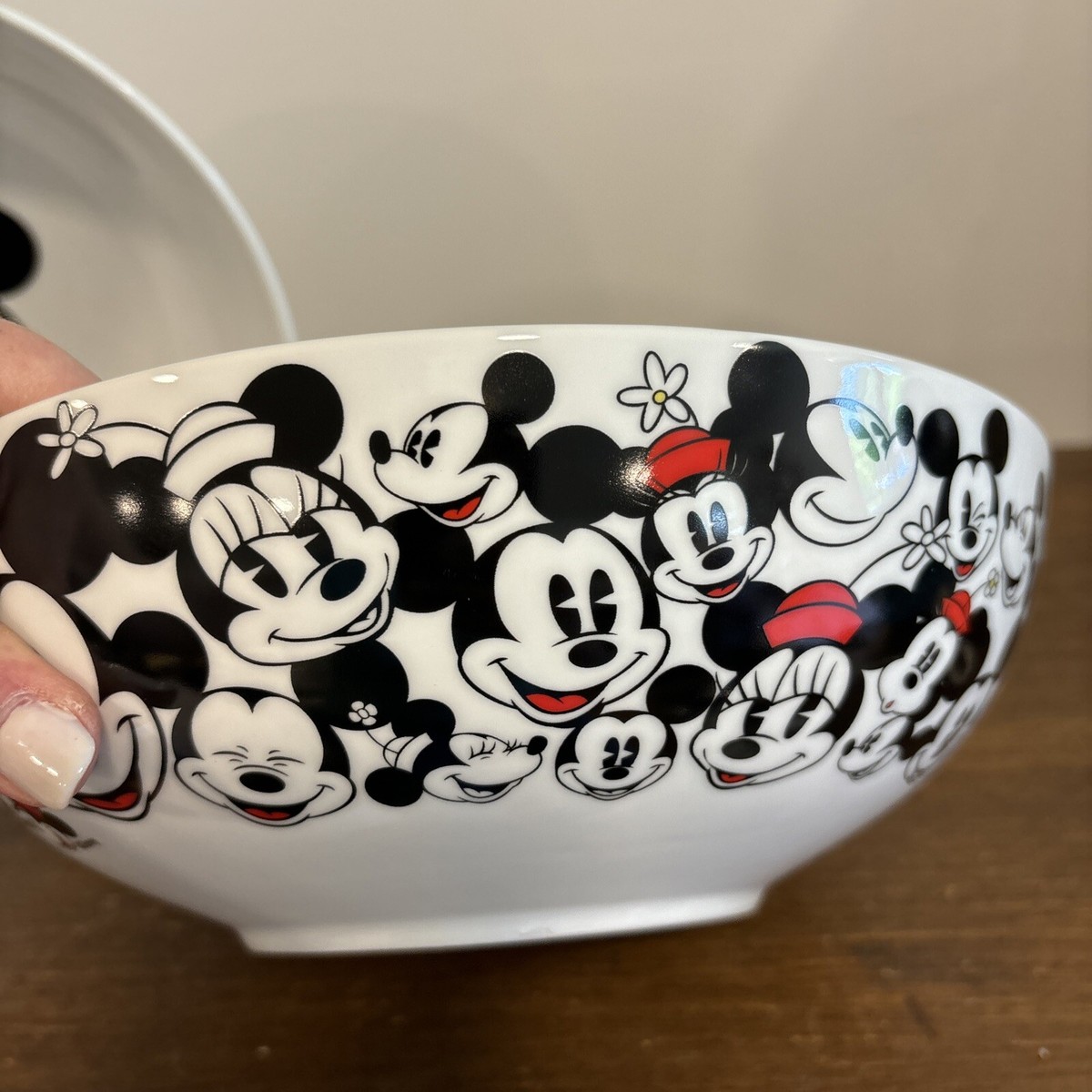 Authentic Disney Mickey Mouse/Minnie All Over 9.5