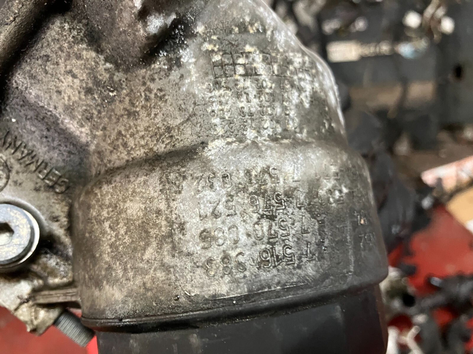 BMW 1 3 SERIES F20 F21 F30 F31 N20 N52 OIL FILTER HOUSING COOLER