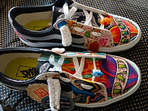VANS Old Skool Custom Artwork Low Top, One Of A Kind Art Top To Bottom Size 10