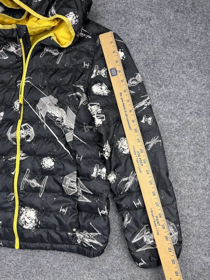 Chaqueta Uniqlo Star Wars Niños 110 Negra Con Capucha Puffer Cremallera Completa Forro Amarillo Foto 3 de 4