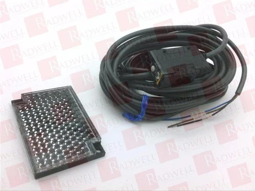 OMRON E3S-AR81 / E3SAR81 (NEW IN BOX)