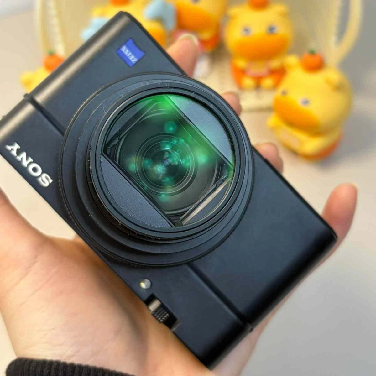 Sony Cyber-shot DSC-RX100 VI Sony Cyber-shot Digital Cameras for