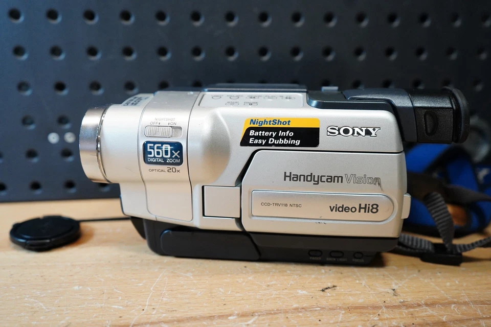 (M) Videocámara Sony Handycam CCD-TRV118 8mm Hi8 PROBADA con transferencia de video de captura nocturna Foto 4 de 4