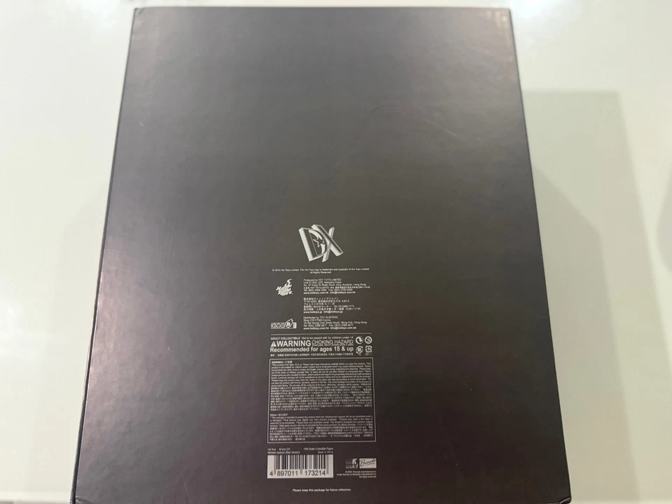 Hot Toys DX 03 Michael Jackson – Bad - Open but never played or displayed - image 2 of 4