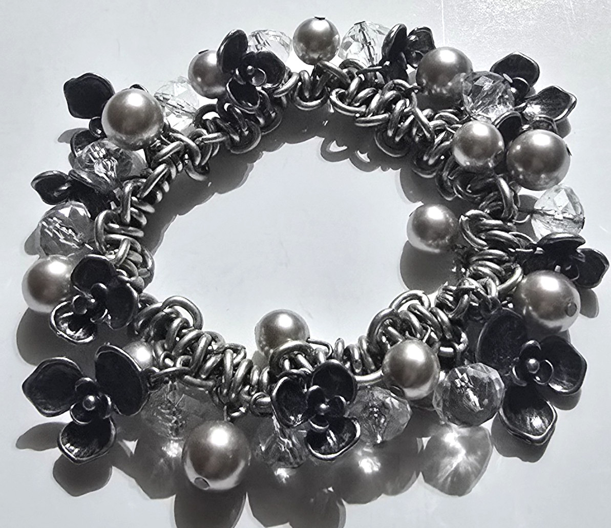 Chico Vtg Silvertone Clear Flower Pearl Beaded Clanky Cluster Stretch Bracelet