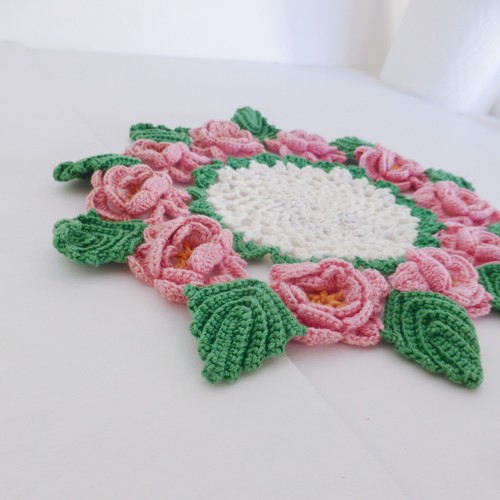 Vintage Set Embroidered pillowcases, napkins, handkerchief , crochet pink doilie - Picture 12 of 12