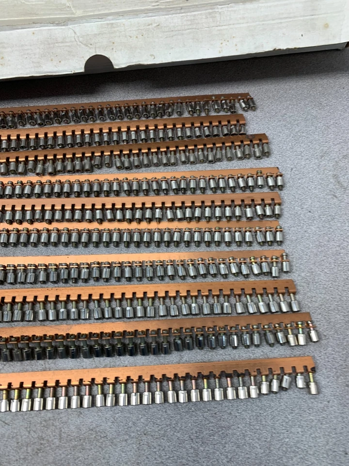 NEW BOX OF 10 TELEMECANIQUE COMMONING LINKS AB1 AL6 - Image 4 of 4