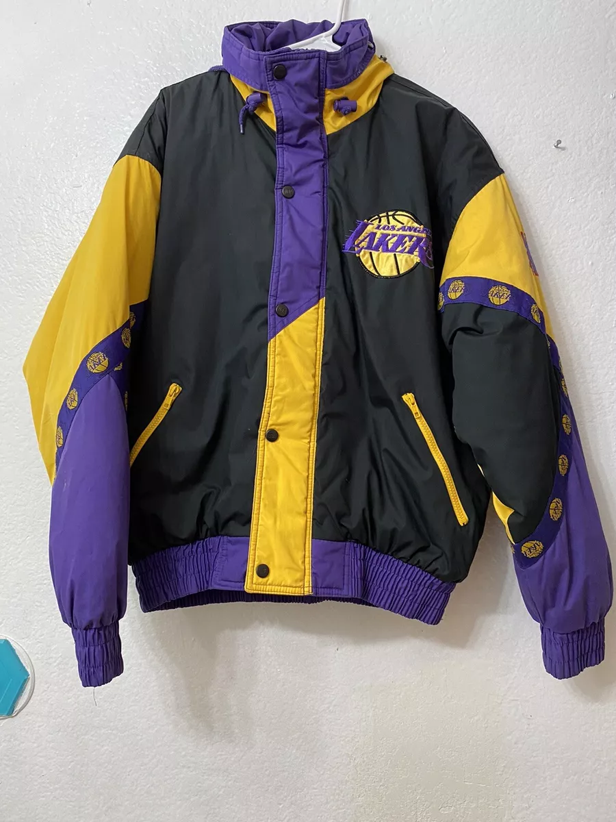 Vintage Puffer Jacket L.A. LAKERS PRO PLAYER By Daniel Young. Size M