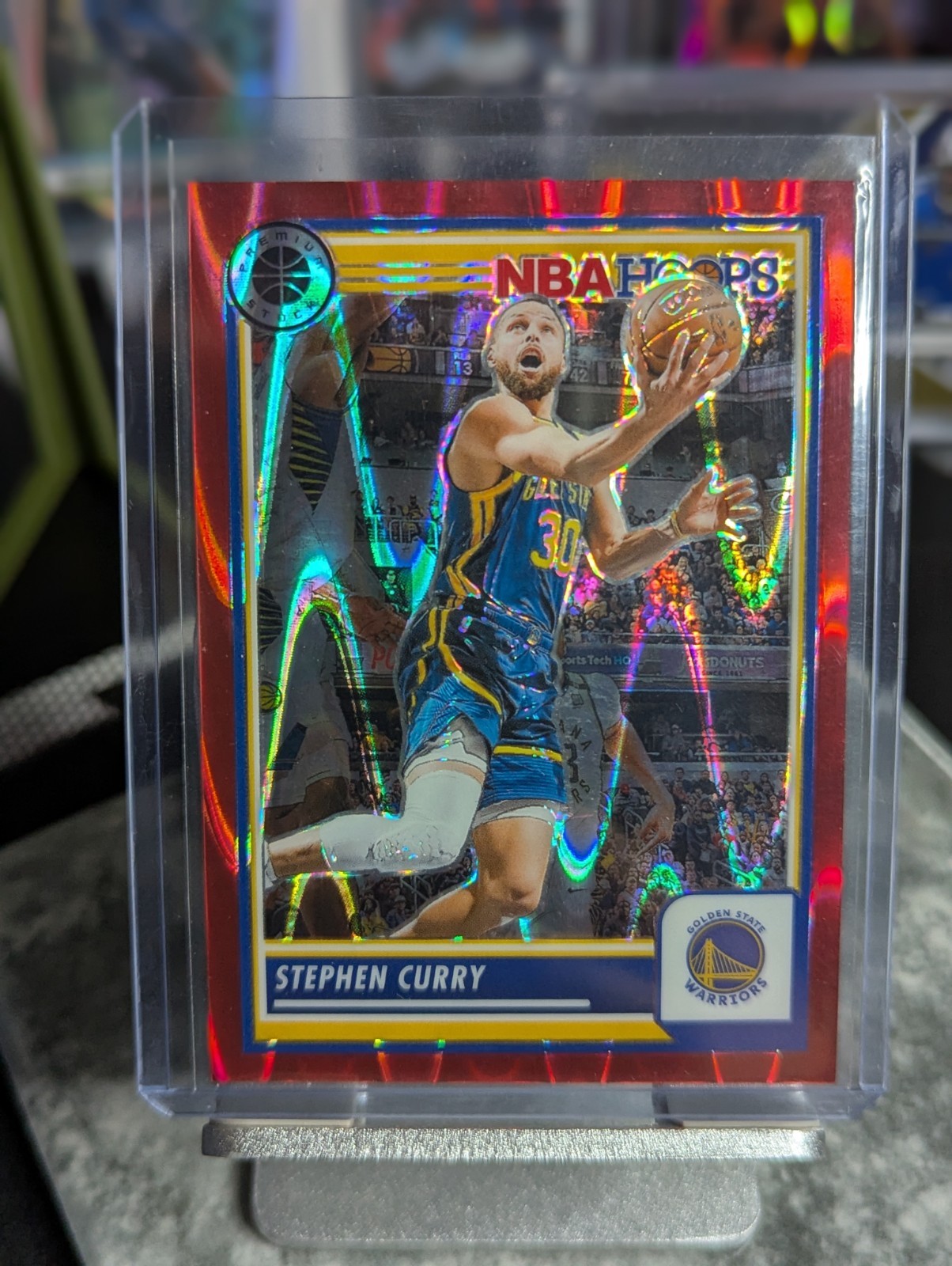 2023-24 Panini NBA HOOPS Premium Stock Stephen Curry #192 Red Seismic Prizm /199