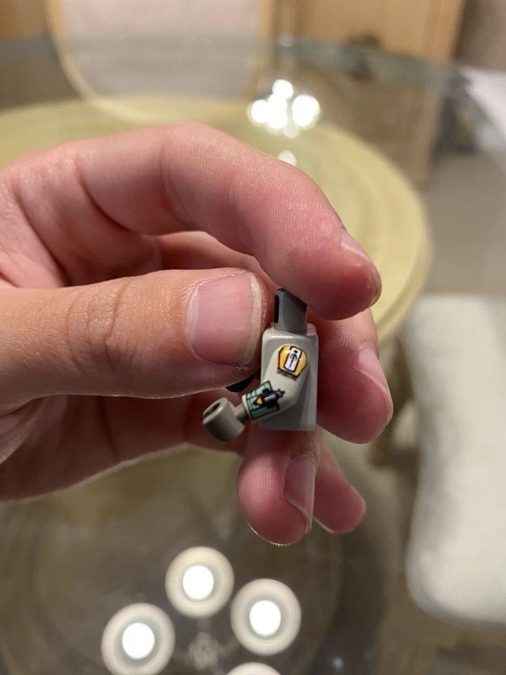 LEGO Star Wars 10123 Cloud City Boba Fett Torso with Left Printed Arm Part - Image 3 of 4