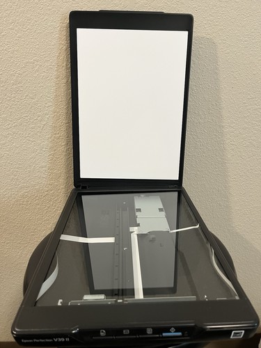 Epson Perfection V39 II Color Photo and Document Flatbed Scanner with 4800 Dpi O - Picture 9 of 15