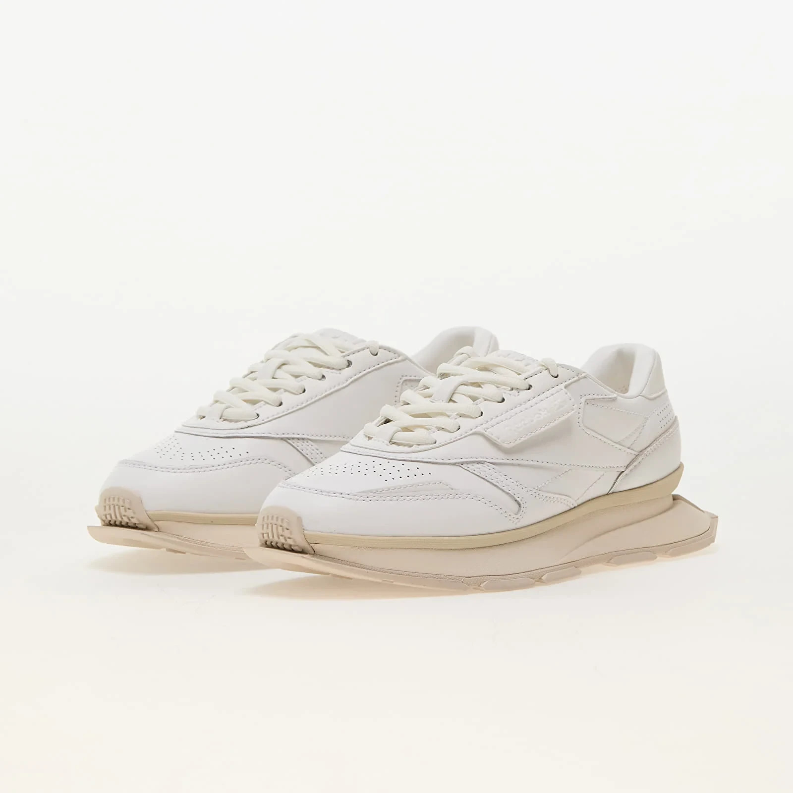 MENS REEBOK CLASSIC LEATHER LTD TRAINERS - ALL SIZES - WHITE/CREAM - RRP £180. image 3