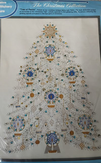 TREE OF PEACE The Christmas Collection Crewel Needlepoint Kit Paragon 6730
