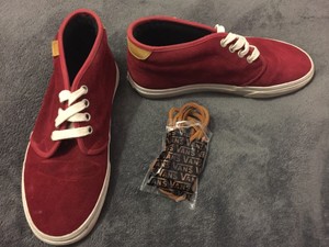 maroon vans laces