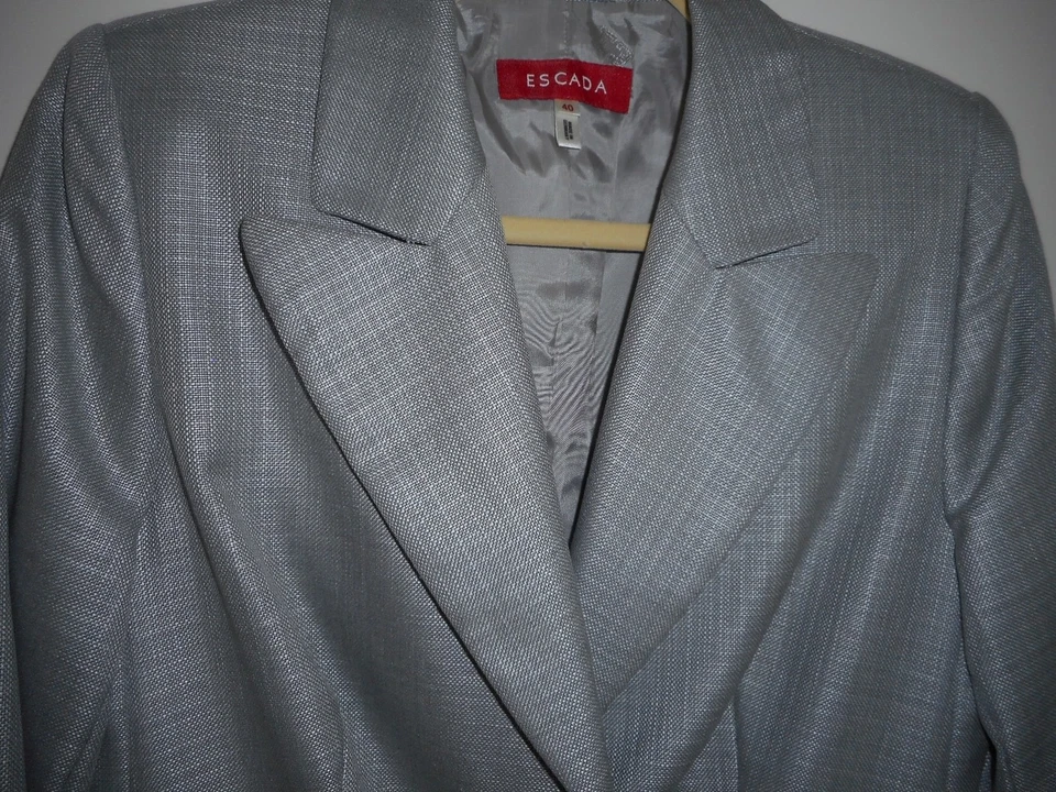 Terno saia ESCADA tamanho 8 38 cinza prata branco lã seda vintage década de 1990 - Imagem 2 de 4