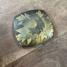 Vtg Etched Floral Goldtone Compact Mirrored Powder Box Japan W/ Screen