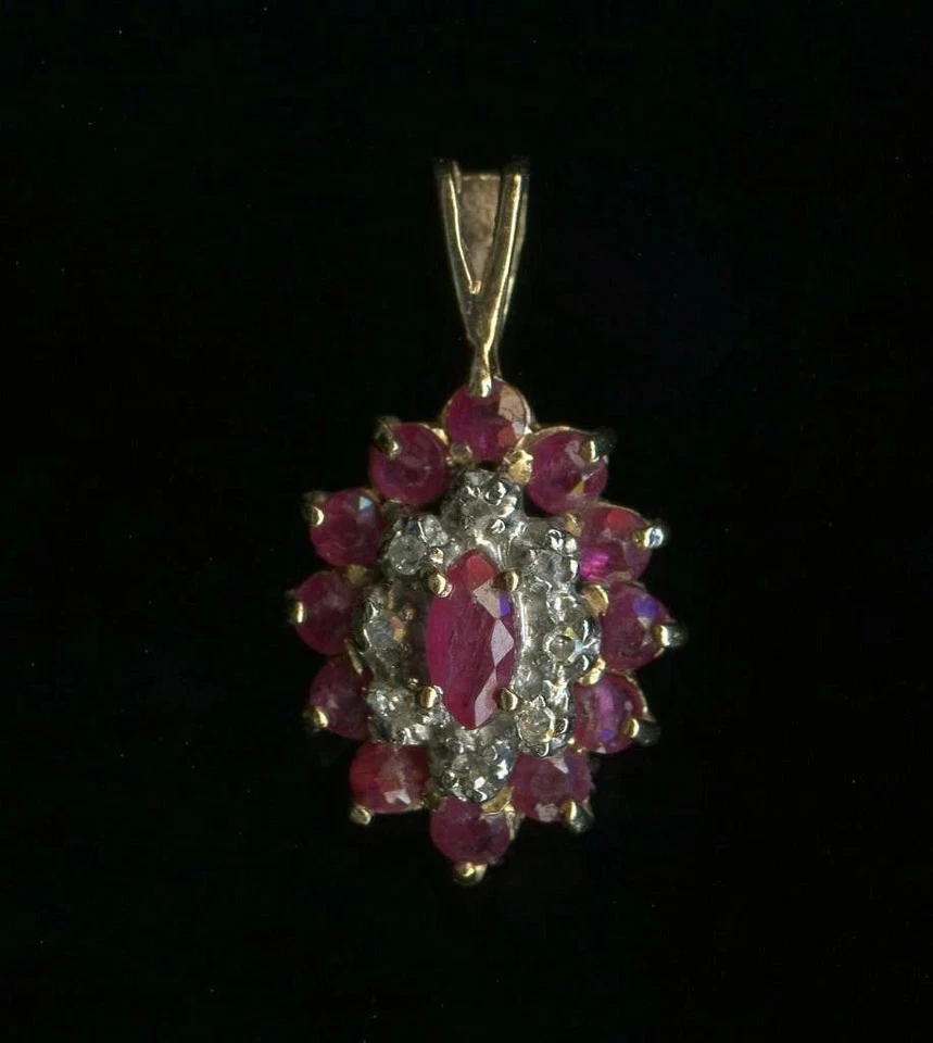 Vintage 10k Gold 19”.8mm Necklace w 10K 21mm Gold Red ruby pendant - Image 4 of 4