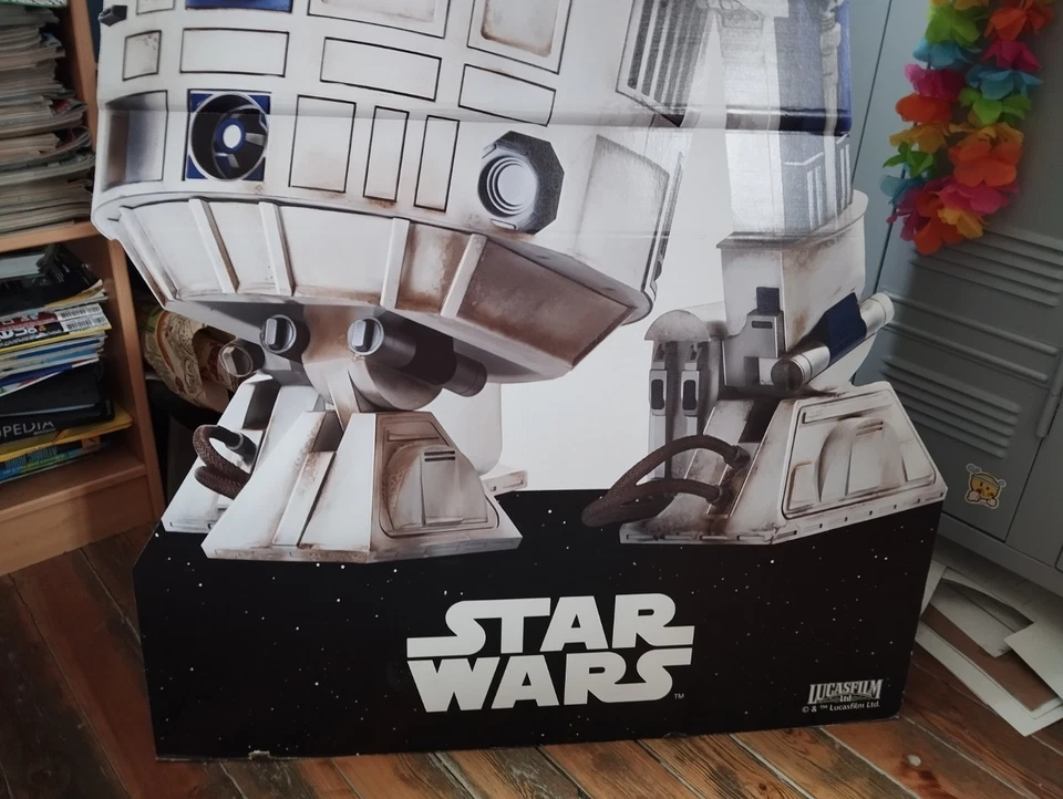 PLV / Présentoir Star Wars R2-D2 géant en carton (1m32) - Photo 3/4