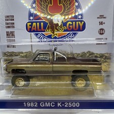 1:64 GreenLight Fall Guy Stunt Man 1982 GMC K-2500 Dirty Version NEW 