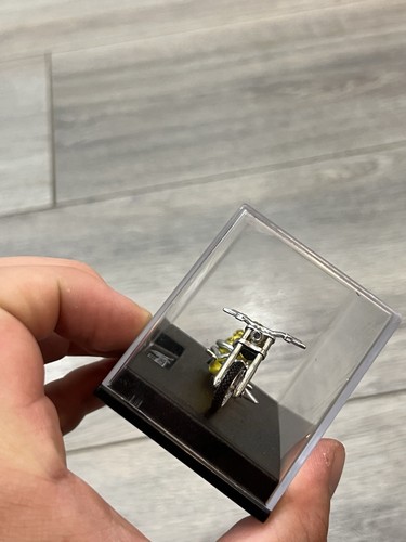 Toy Zone 1:64 Scale Martin Bros Bikes Yellow Motorcycle Flames in Display Case - Picture 4 of 6