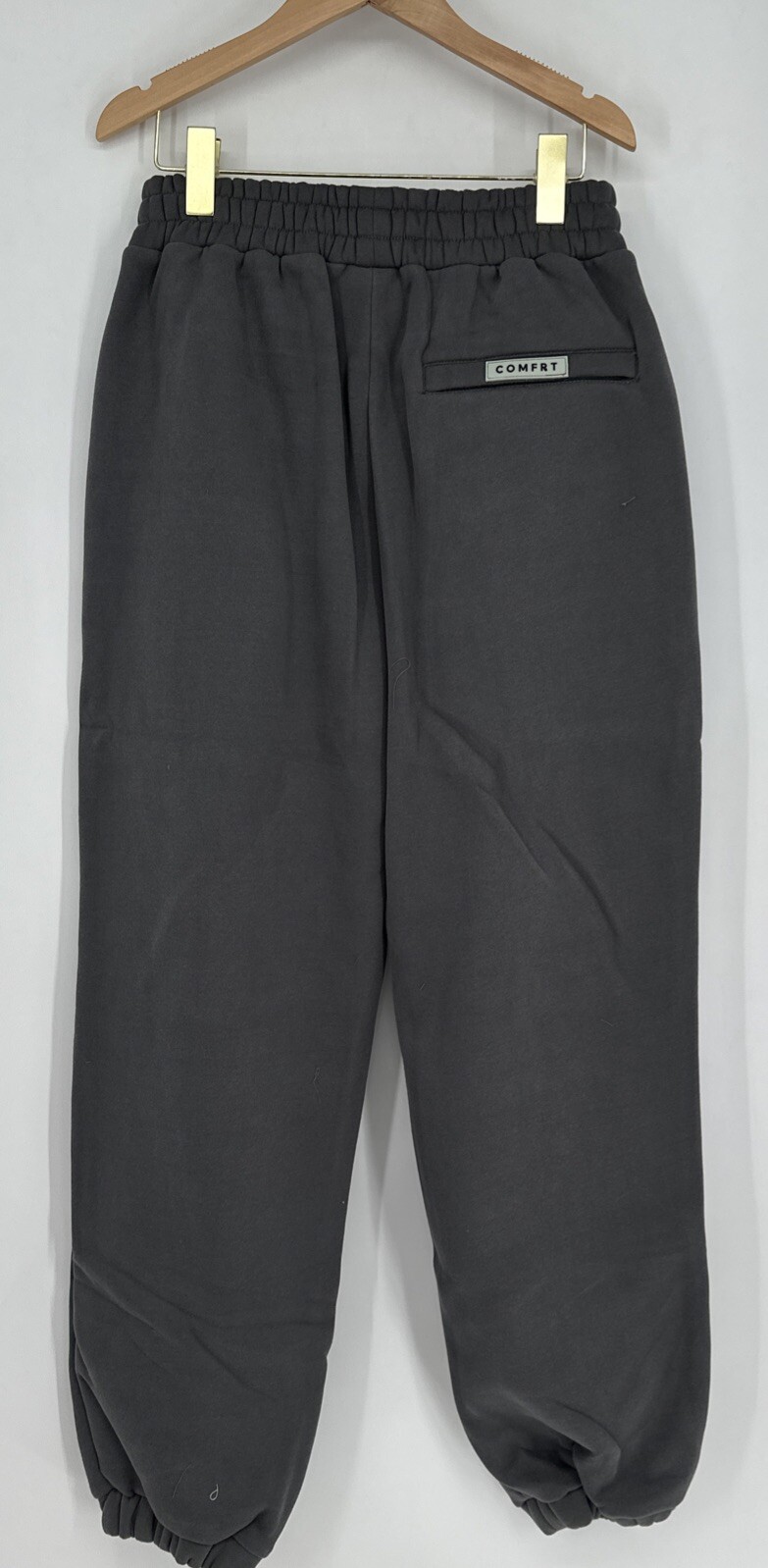 Comfrt Travel Essentials Unisex Sweat Pants.  Size Medium. Steel Grey