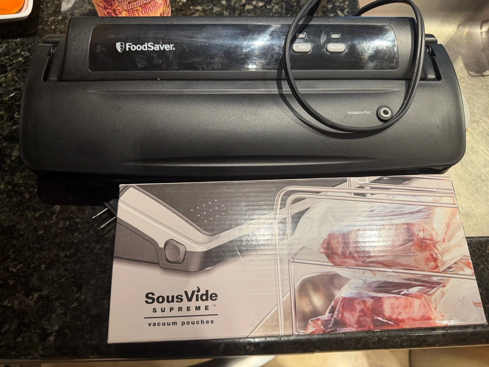 Food Saver 2200 Series V2244 Vacuum Sealing System Used + pouches