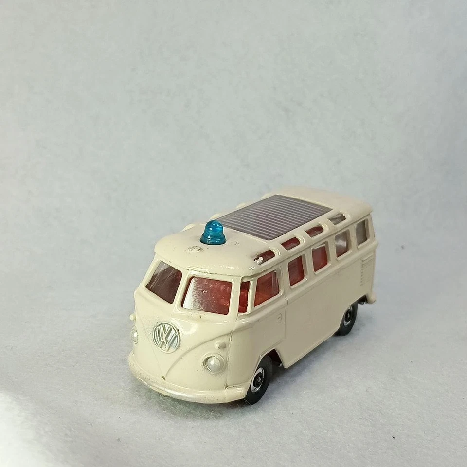 Lone Star Flyers Volkswagen Ambulance Diecast Model #20 Roadmaster Vintage - Image 4 of 4