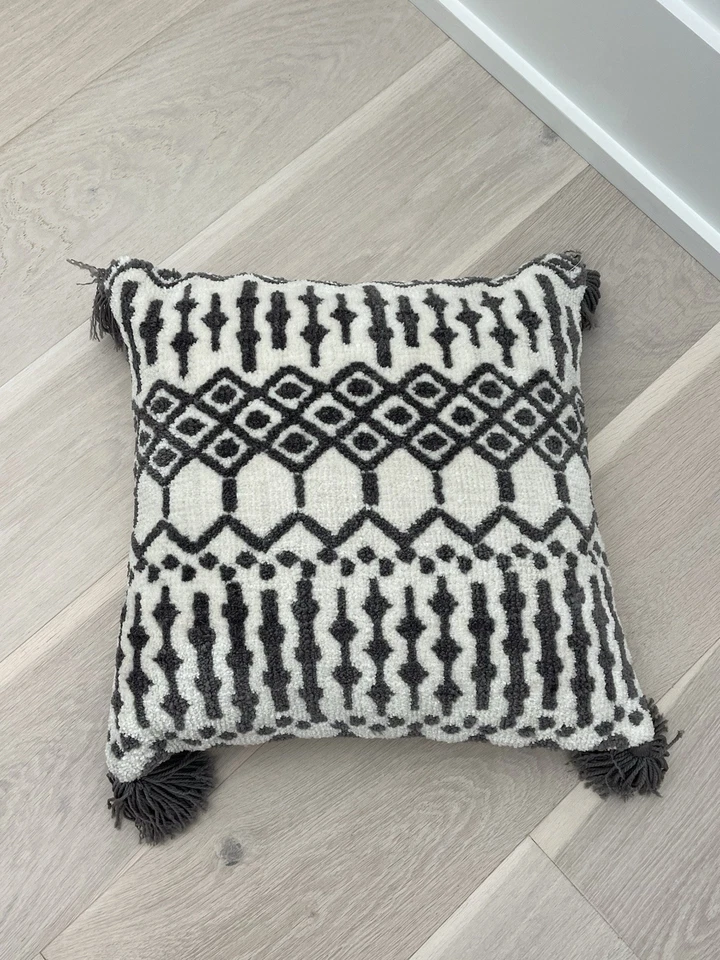 (2) Surya Braith Beige/Cream Pillow Covers 18”x18” Boho Set Of 2 Decorative EUC - Image 3 of 4