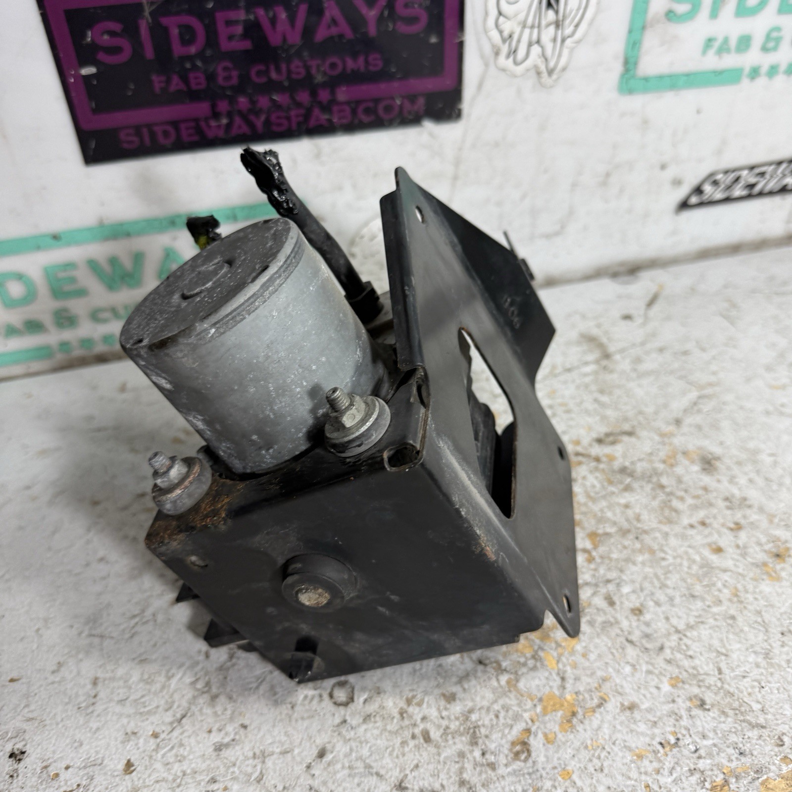 05-08 Maserati Quattroporte ABS Module AntiLock Brake Pump M139