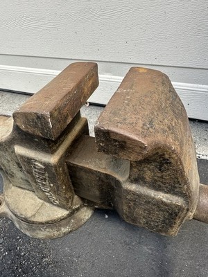 NICE Antique Vintage COLUMBIAN No. 604 1/2 Bench Vise With Swivel