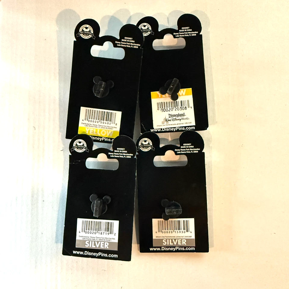 Conjunto de 4 Pinos Disney Haunted Mansion - Madame Leota/Anel de Noiva/Caixa de Chapéu Fantasma/Morcego - Imagem 2 de 4