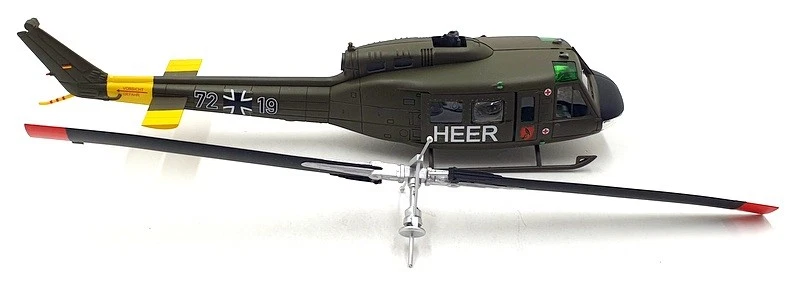 Schuco масштаб 1/35 45 091 2500 - Bell UH-1D бундесвер Heer вертолет - Изображение 3 из 4
