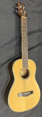 Mitchell MUB70S Baritone Ukulele Natural