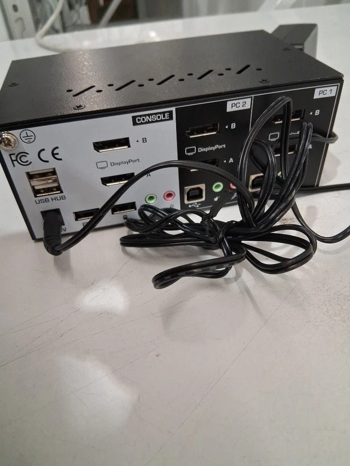 KVM Switch TRENDnet 2-Port Dual Monitor DisplayPort  with Audio - 2-Port USB 2.0 - Image 3 of 4