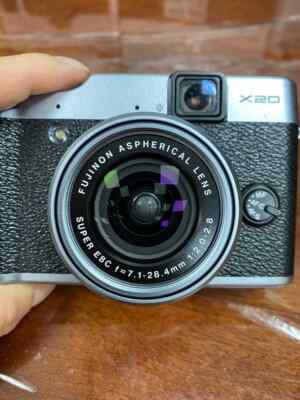 FUJIFILM Fuji X20 12.0MP Digital F2.0-2.8 lens Camera 4x optical