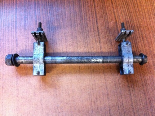 Seckachse hinten Hinterachse Achse vom Hinterrad Eje Axis Honda CBR 1000 SC21